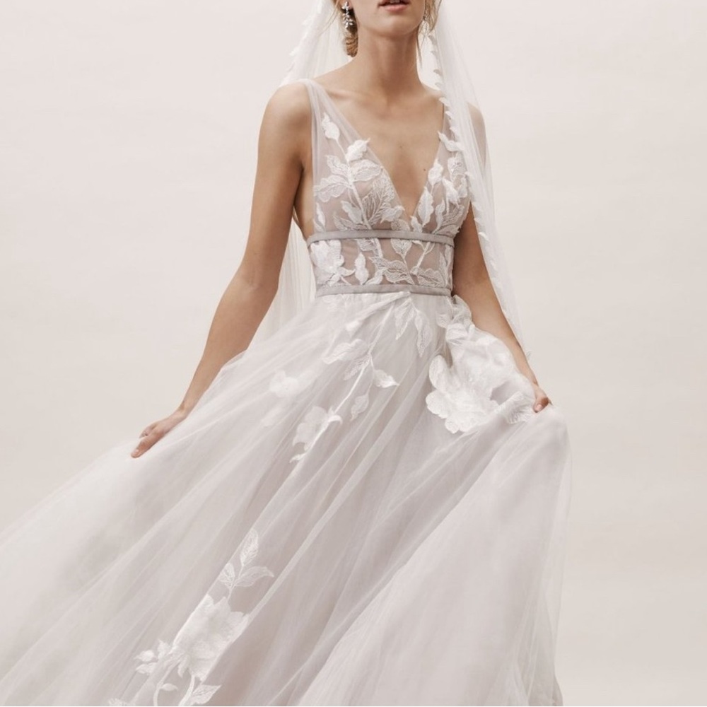 BHLDN Willowby Galatea Hearst Silver Titanium Dress Wedding Gown - Size Large
